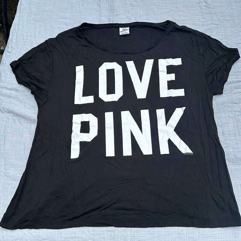 PINK Victoria Secret Women’s medium black short sleeve shirt “Love Pink”